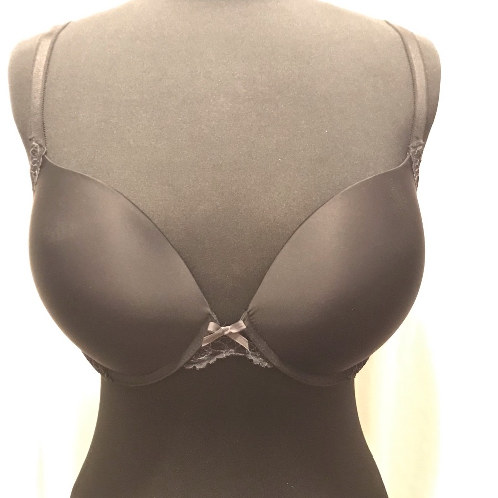 Victoria’s Secret 36DD BLACK bra